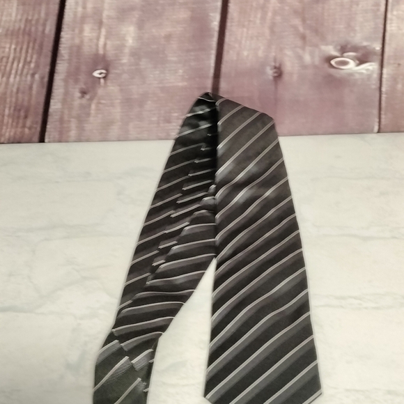 BOSS Hugo Boss Silk Necktie Gray Black Striped Tie Made in Italy Textured Formal - Picture 8 of 11